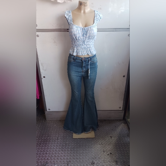 Top - Picture 2 of 3